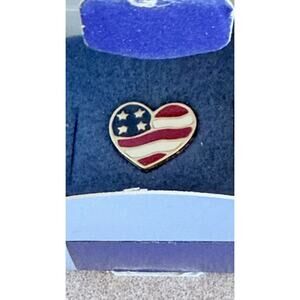Avon Heart of America Pin Red White Blue Flag Heart Brooch 2001 NIB